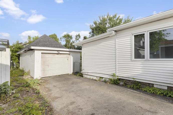 912 Fremont, BELVIDERE, Illinois 61008, 2 Bedrooms Bedrooms, ,2 BathroomsBathrooms,House,For Sale,Fremont,202604341