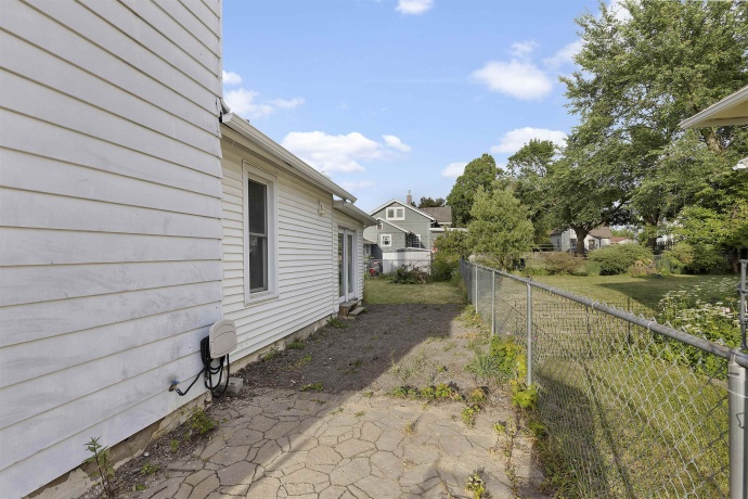 912 Fremont, BELVIDERE, Illinois 61008, 2 Bedrooms Bedrooms, ,2 BathroomsBathrooms,House,For Sale,Fremont,202604341