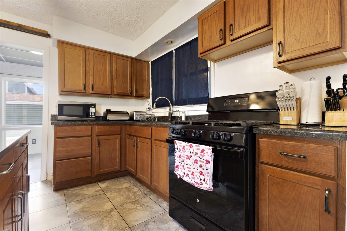 912 Fremont, BELVIDERE, Illinois 61008, 2 Bedrooms Bedrooms, ,2 BathroomsBathrooms,House,For Sale,Fremont,202604341