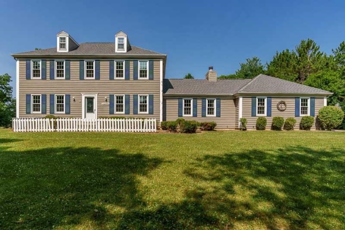 12002 SOUTH GATE, ROSCOE, Illinois 61073, 4 Bedrooms Bedrooms, ,3 BathroomsBathrooms,House,For Sale,SOUTH GATE,202604347