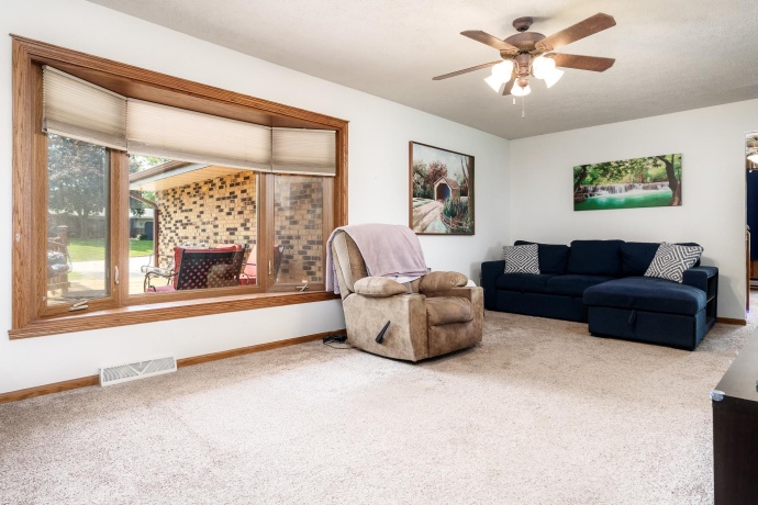 280 Knoll, BELVIDERE, Illinois 61008, 4 Bedrooms Bedrooms, ,3 BathroomsBathrooms,House,For Sale,Knoll,202604349