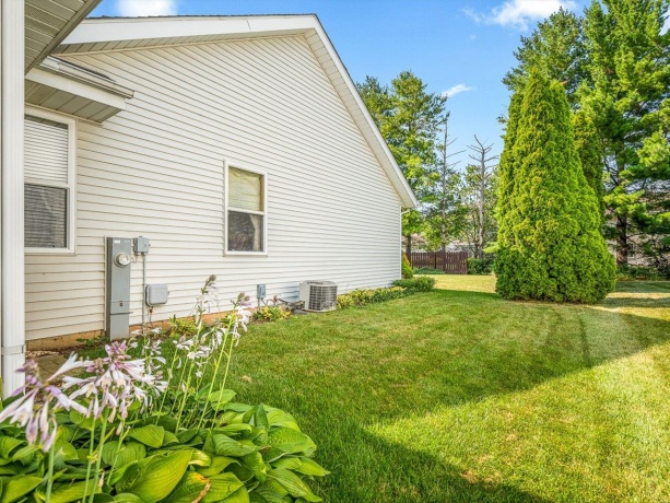 5870 Candover, LOVES PARK, Illinois 61111, 3 Bedrooms Bedrooms, ,2 BathroomsBathrooms,House,For Sale,Candover,202604351