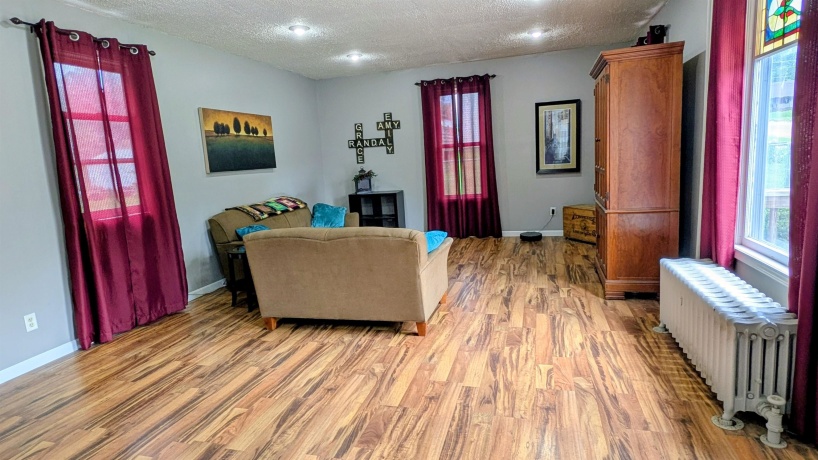 410 Dixon, POLO, Illinois 61064, 4 Bedrooms Bedrooms, ,1 BathroomBathrooms,House,For Sale,Dixon,202604032