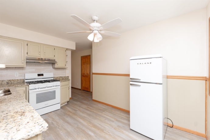 1527 Main, BELVIDERE, Illinois 61008, 3 Bedrooms Bedrooms, ,1 BathroomBathrooms,House,For Sale,Main,202604353