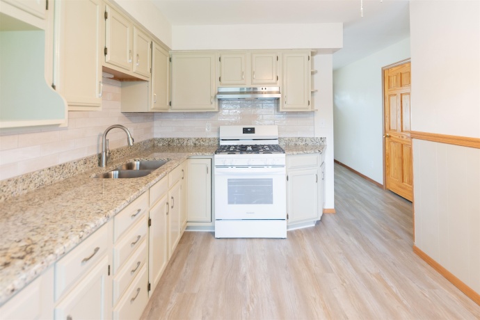 1527 Main, BELVIDERE, Illinois 61008, 3 Bedrooms Bedrooms, ,1 BathroomBathrooms,House,For Sale,Main,202604353