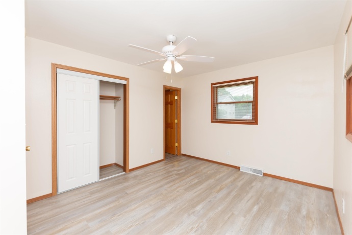 1527 Main, BELVIDERE, Illinois 61008, 3 Bedrooms Bedrooms, ,1 BathroomBathrooms,House,For Sale,Main,202604353