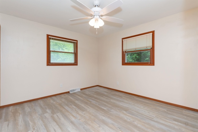 1527 Main, BELVIDERE, Illinois 61008, 3 Bedrooms Bedrooms, ,1 BathroomBathrooms,House,For Sale,Main,202604353