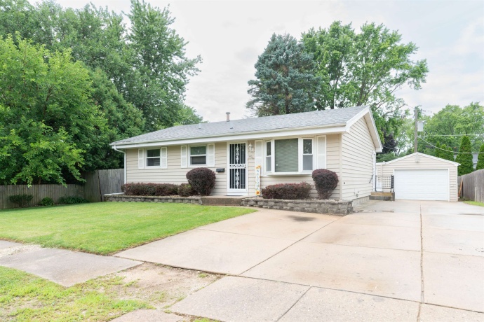 1527 Main, BELVIDERE, Illinois 61008, 3 Bedrooms Bedrooms, ,1 BathroomBathrooms,House,For Sale,Main,202604353