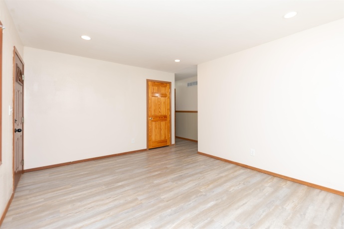 1527 Main, BELVIDERE, Illinois 61008, 3 Bedrooms Bedrooms, ,1 BathroomBathrooms,House,For Sale,Main,202604353