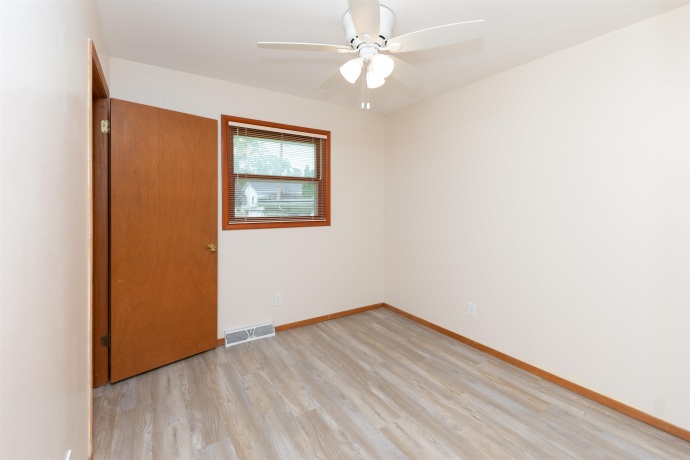1527 Main, BELVIDERE, Illinois 61008, 3 Bedrooms Bedrooms, ,1 BathroomBathrooms,House,For Sale,Main,202604353