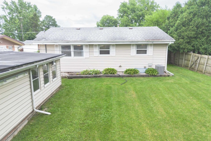 1527 Main, BELVIDERE, Illinois 61008, 3 Bedrooms Bedrooms, ,1 BathroomBathrooms,House,For Sale,Main,202604353