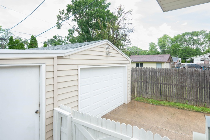 1527 Main, BELVIDERE, Illinois 61008, 3 Bedrooms Bedrooms, ,1 BathroomBathrooms,House,For Sale,Main,202604353