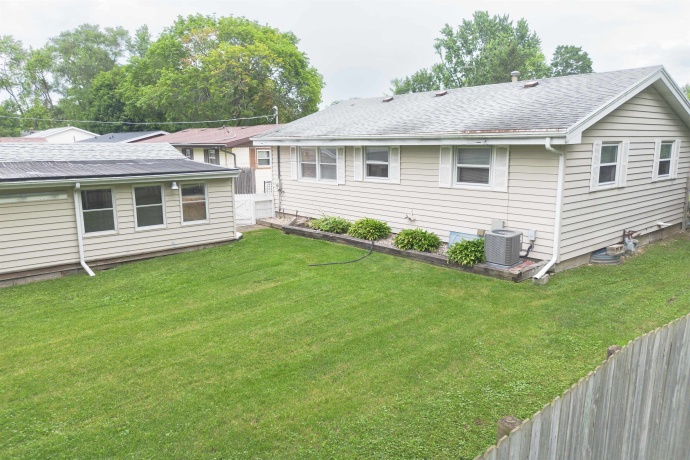 1527 Main, BELVIDERE, Illinois 61008, 3 Bedrooms Bedrooms, ,1 BathroomBathrooms,House,For Sale,Main,202604353