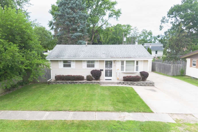 1527 Main, BELVIDERE, Illinois 61008, 3 Bedrooms Bedrooms, ,1 BathroomBathrooms,House,For Sale,Main,202604353