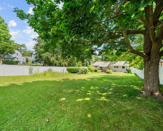 1546 Meadowbrook, FREEPORT, Illinois 61032, 3 Bedrooms Bedrooms, ,2 BathroomsBathrooms,House,For Sale,Meadowbrook,202604355