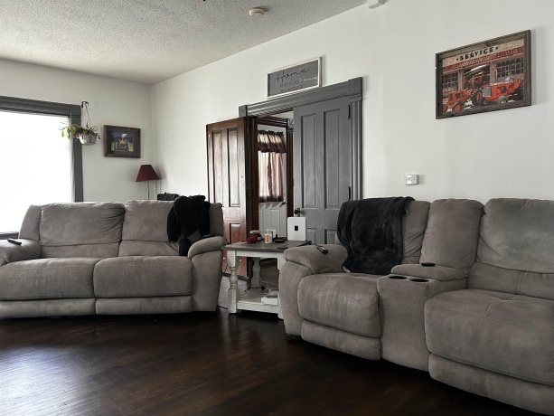 405 8th, MENDOTA, Illinois 61342, 3 Bedrooms Bedrooms, ,2 BathroomsBathrooms,House,For Sale,8th,202604358