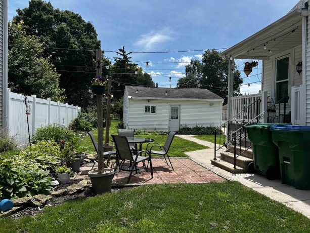 405 8th, MENDOTA, Illinois 61342, 3 Bedrooms Bedrooms, ,2 BathroomsBathrooms,House,For Sale,8th,202604358