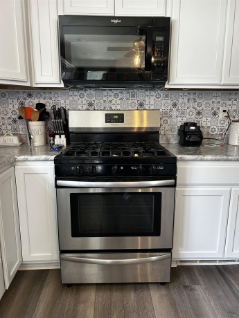 405 8th, MENDOTA, Illinois 61342, 3 Bedrooms Bedrooms, ,2 BathroomsBathrooms,House,For Sale,8th,202604358