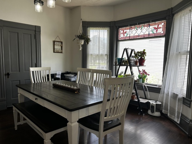 405 8th, MENDOTA, Illinois 61342, 3 Bedrooms Bedrooms, ,2 BathroomsBathrooms,House,For Sale,8th,202604358