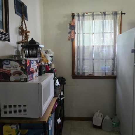 704 Douglas, DIXON, Illinois 61021, 2 Bedrooms Bedrooms, ,1 BathroomBathrooms,House,For Sale,Douglas,202604368
