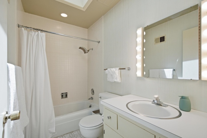 1559 Demeter, FREEPORT, Illinois 61032, 3 Bedrooms Bedrooms, ,2 BathroomsBathrooms,House,For Sale,Demeter,202604331