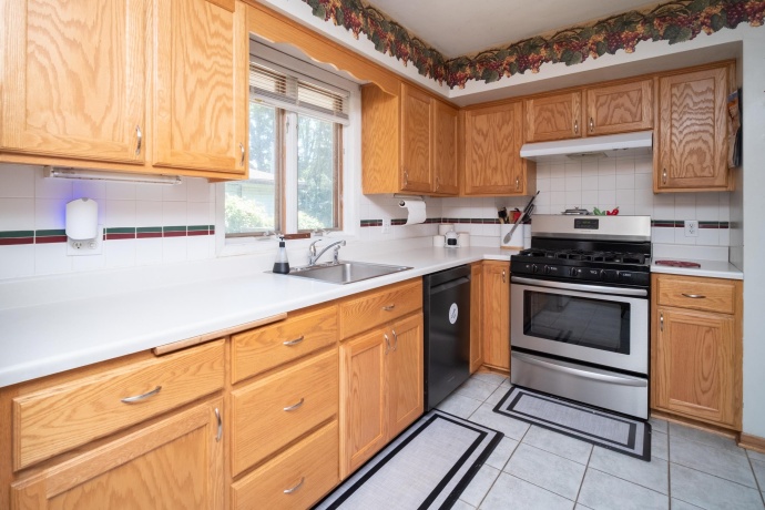 3223 Basswood, ROCKFORD, Illinois 61114, 3 Bedrooms Bedrooms, ,2 BathroomsBathrooms,House,For Sale,Basswood,202604373