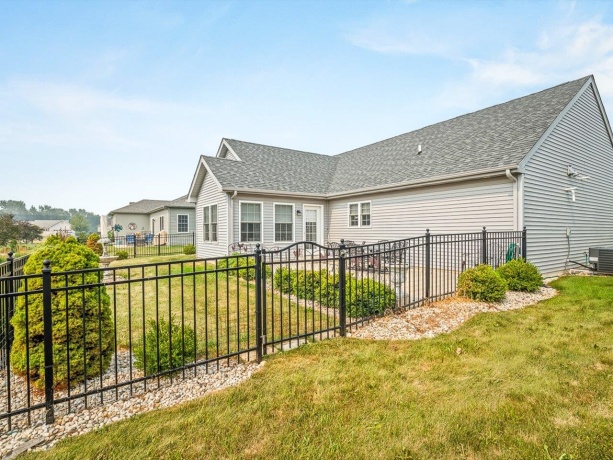910 Madison, MCHENRY, Illinois 60050, 2 Bedrooms Bedrooms, ,2 BathroomsBathrooms,House,For Sale,Madison,202604376