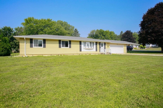 2026 Eagle, FREEPORT, Illinois 61032, 3 Bedrooms Bedrooms, ,2 BathroomsBathrooms,House,For Sale,Eagle,202604381