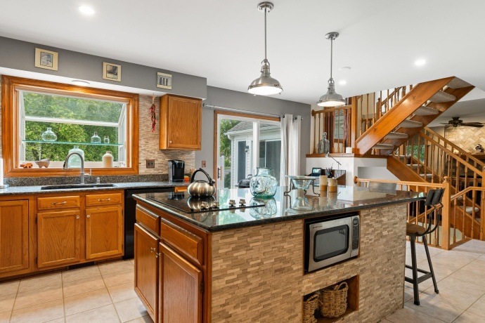 1456 Blue Heron, CRYSTAL LAKE, Illinois 60014, 4 Bedrooms Bedrooms, ,3 BathroomsBathrooms,House,For Sale,Blue Heron,202604383