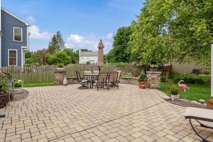 1456 Blue Heron, CRYSTAL LAKE, Illinois 60014, 4 Bedrooms Bedrooms, ,3 BathroomsBathrooms,House,For Sale,Blue Heron,202604383