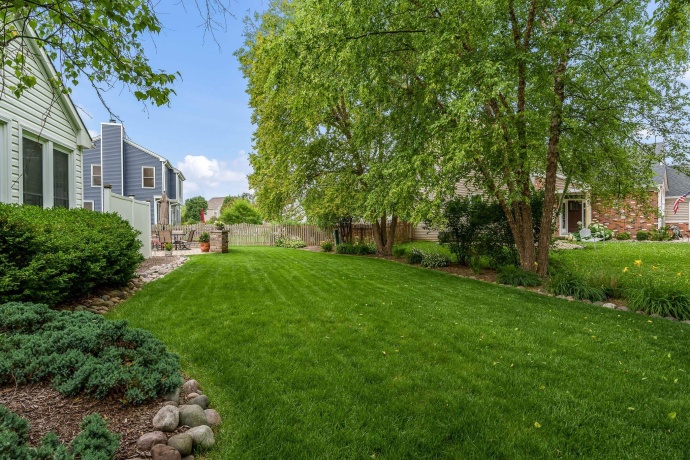 1456 Blue Heron, CRYSTAL LAKE, Illinois 60014, 4 Bedrooms Bedrooms, ,3 BathroomsBathrooms,House,For Sale,Blue Heron,202604383