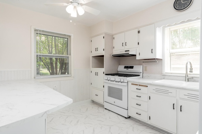 613 Napoleon, ROCKFORD, Illinois 61103, 2 Bedrooms Bedrooms, ,1 BathroomBathrooms,House,For Sale,Napoleon,202604385