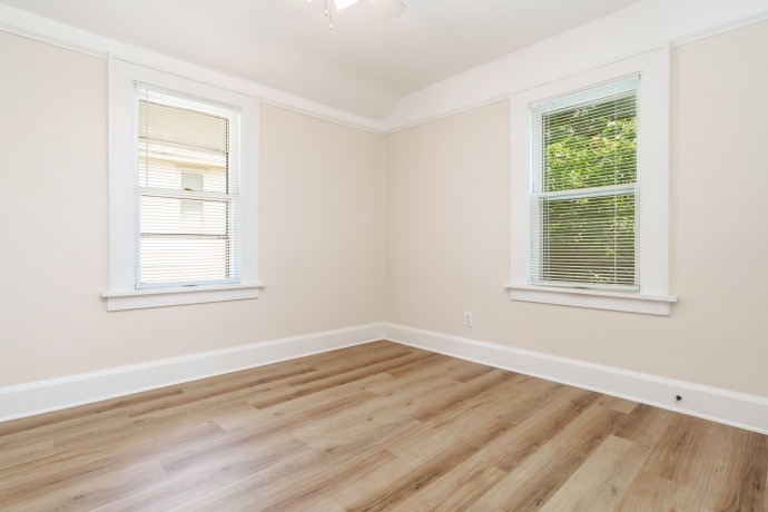 613 Napoleon, ROCKFORD, Illinois 61103, 2 Bedrooms Bedrooms, ,1 BathroomBathrooms,House,For Sale,Napoleon,202604385