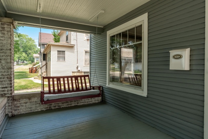613 Napoleon, ROCKFORD, Illinois 61103, 2 Bedrooms Bedrooms, ,1 BathroomBathrooms,House,For Sale,Napoleon,202604385