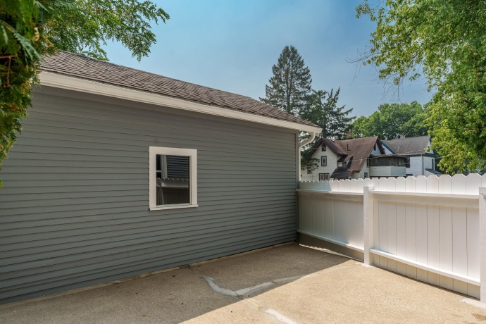 613 Napoleon, ROCKFORD, Illinois 61103, 2 Bedrooms Bedrooms, ,1 BathroomBathrooms,House,For Sale,Napoleon,202604385