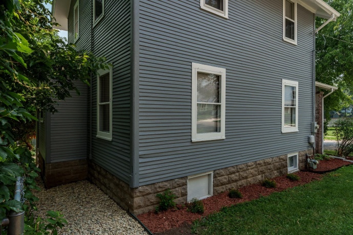 613 Napoleon, ROCKFORD, Illinois 61103, 2 Bedrooms Bedrooms, ,1 BathroomBathrooms,House,For Sale,Napoleon,202604385