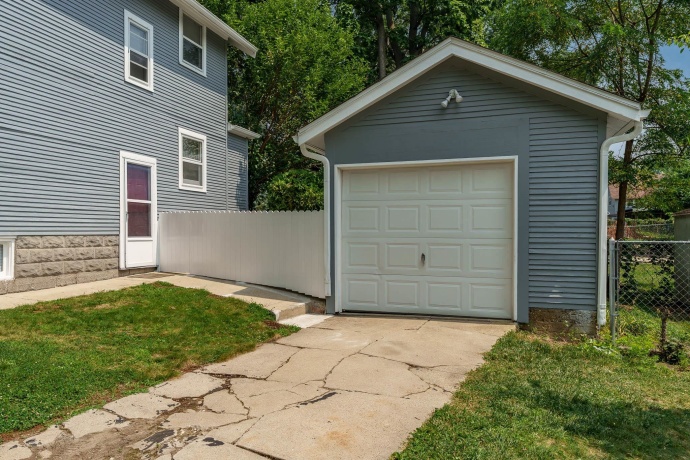613 Napoleon, ROCKFORD, Illinois 61103, 2 Bedrooms Bedrooms, ,1 BathroomBathrooms,House,For Sale,Napoleon,202604385