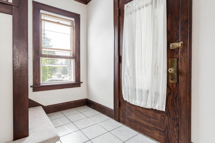 613 Napoleon, ROCKFORD, Illinois 61103, 2 Bedrooms Bedrooms, ,1 BathroomBathrooms,House,For Sale,Napoleon,202604385