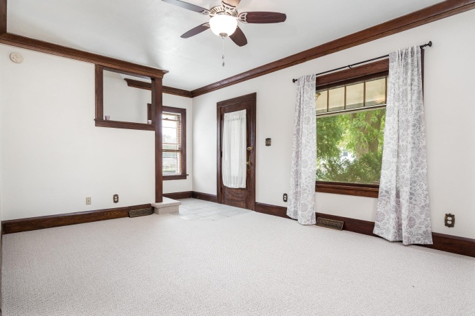 613 Napoleon, ROCKFORD, Illinois 61103, 2 Bedrooms Bedrooms, ,1 BathroomBathrooms,House,For Sale,Napoleon,202604385