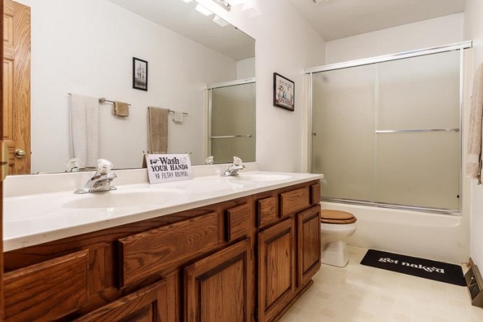 5316 Regents Park, ROCKFORD, Illinois 61107, 4 Bedrooms Bedrooms, ,2 BathroomsBathrooms,House,For Sale,Regents Park,202604387
