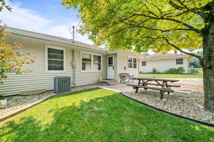 2327 Wisconsin, ROCKFORD, Illinois 61108, 3 Bedrooms Bedrooms, ,1 BathroomBathrooms,House,For Sale,Wisconsin,202604391