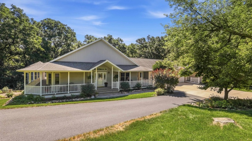 6A6 Hampton, APPLE RIVER, Illinois 61001, 6 Bedrooms Bedrooms, ,3 BathroomsBathrooms,House,For Sale,Hampton,202604393