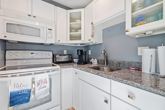 6A6 Hampton, APPLE RIVER, Illinois 61001, 6 Bedrooms Bedrooms, ,3 BathroomsBathrooms,House,For Sale,Hampton,202604393