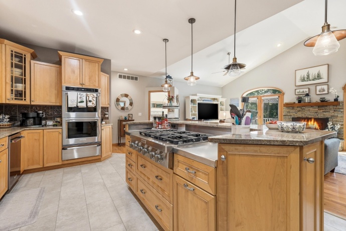 6A6 Hampton, APPLE RIVER, Illinois 61001, 6 Bedrooms Bedrooms, ,3 BathroomsBathrooms,House,For Sale,Hampton,202604393