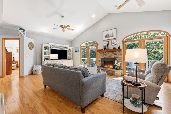 6A6 Hampton, APPLE RIVER, Illinois 61001, 6 Bedrooms Bedrooms, ,3 BathroomsBathrooms,House,For Sale,Hampton,202604393