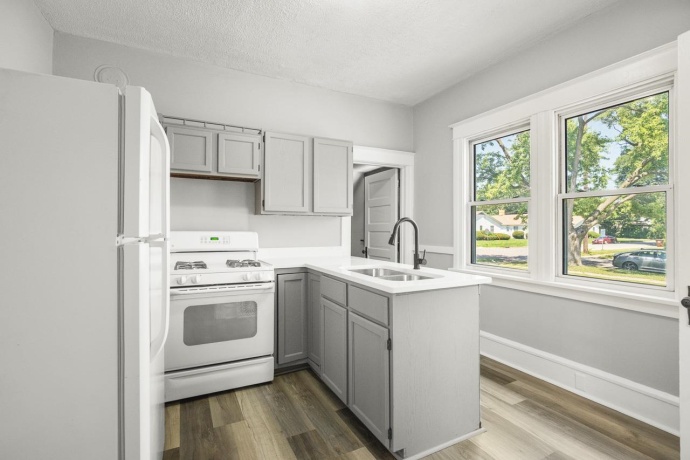 1706 8th, ROCKFORD, Illinois 61104, 3 Bedrooms Bedrooms, ,1 BathroomBathrooms,House,For Sale,8th,202604394
