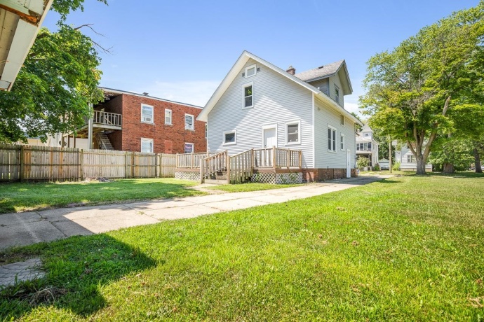1706 8th, ROCKFORD, Illinois 61104, 3 Bedrooms Bedrooms, ,1 BathroomBathrooms,House,For Sale,8th,202604394