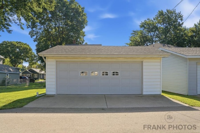 417 2nd, DIXON, Illinois 61021, 3 Bedrooms Bedrooms, ,2 BathroomsBathrooms,House,For Sale,2nd,202604405