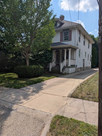 219 HIGHLAND, ROCKFORD, Illinois 61104, 4 Bedrooms Bedrooms, ,2 BathroomsBathrooms,House,For Sale,HIGHLAND,202604406