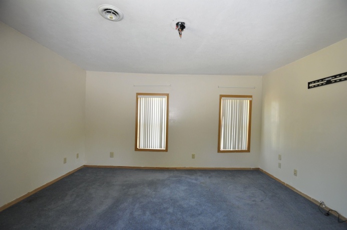512 Bronson, Streator, Illinois 61364, 2 Bedrooms Bedrooms, ,1 BathroomBathrooms,House,For Sale,Bronson,202604409